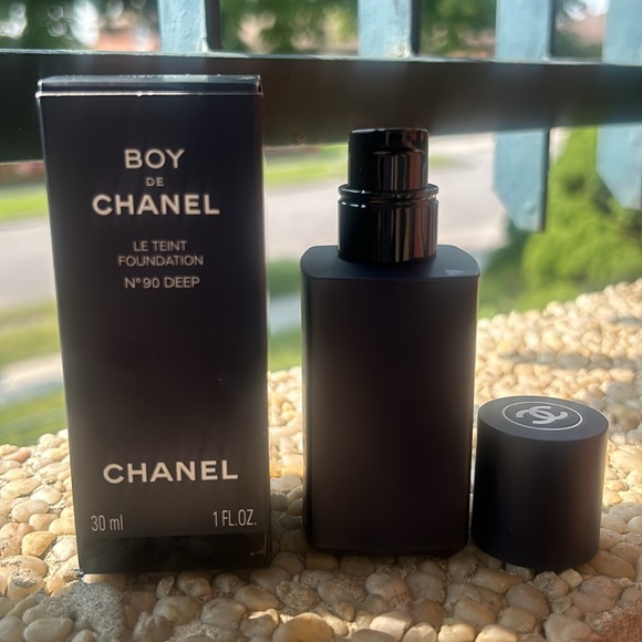 Brand New Boy De Chanel Foundation - Picture 8 of 8